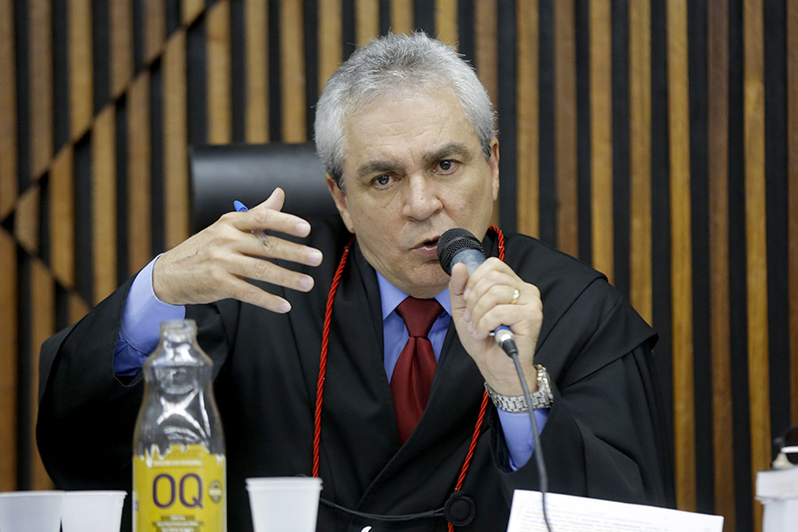 Promotor Antônio Villas-Boas.