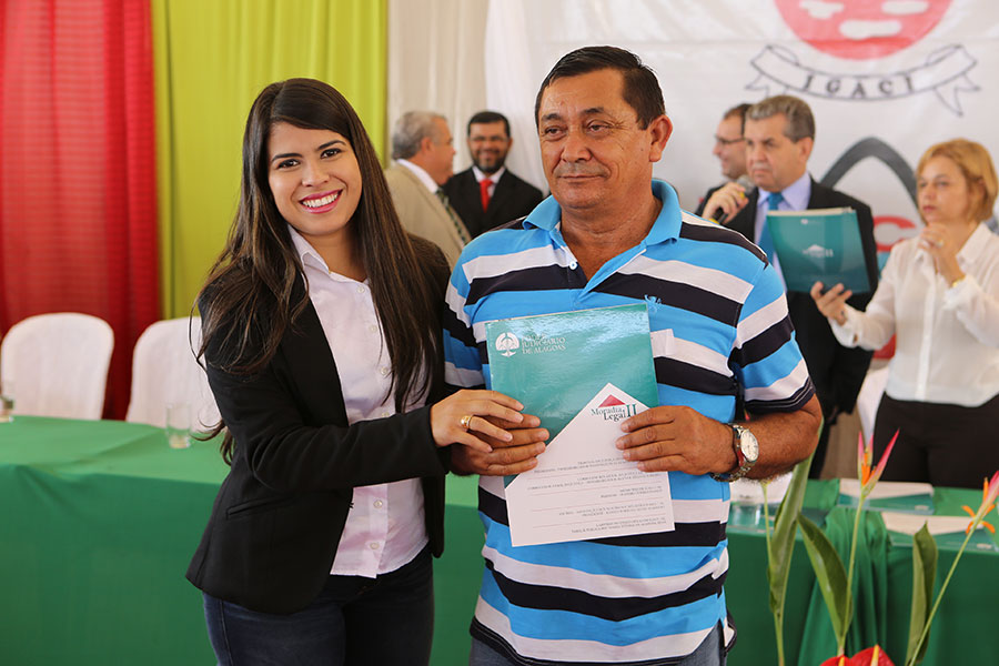 Entrega de títulos do Programa Moradia Legal II, em Igaci