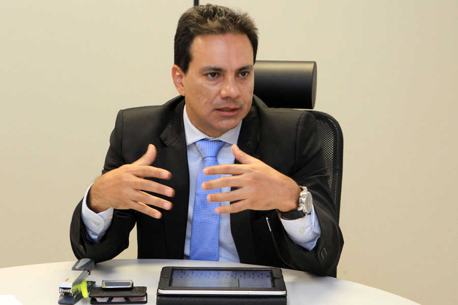 Frank Almeida, gerente jurídico da Claro/Embratel