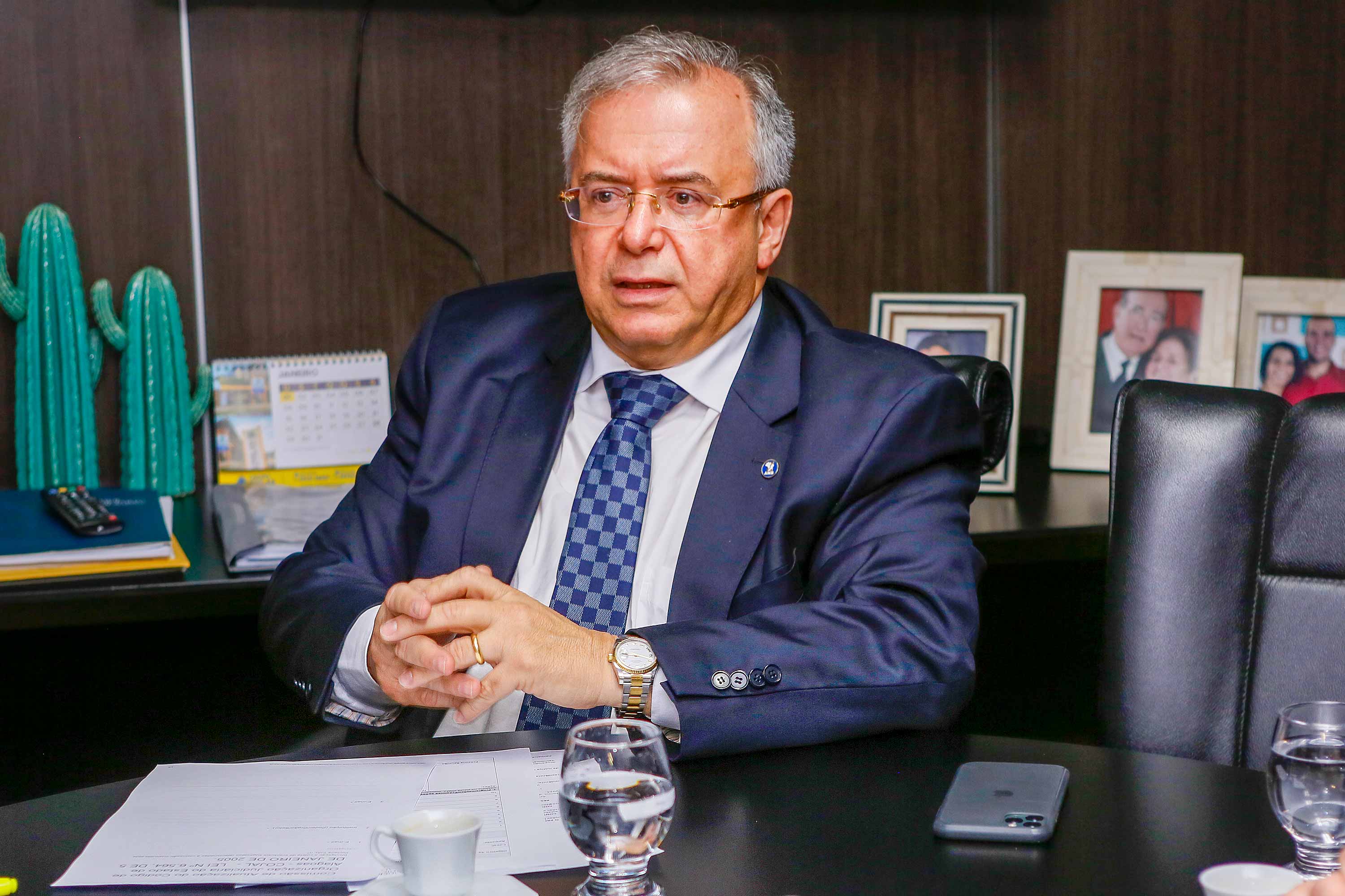 Desembargador Fábio Ferrario