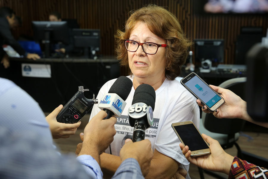 Genilda Rodrigues, mãe do capitão Rodrigues.