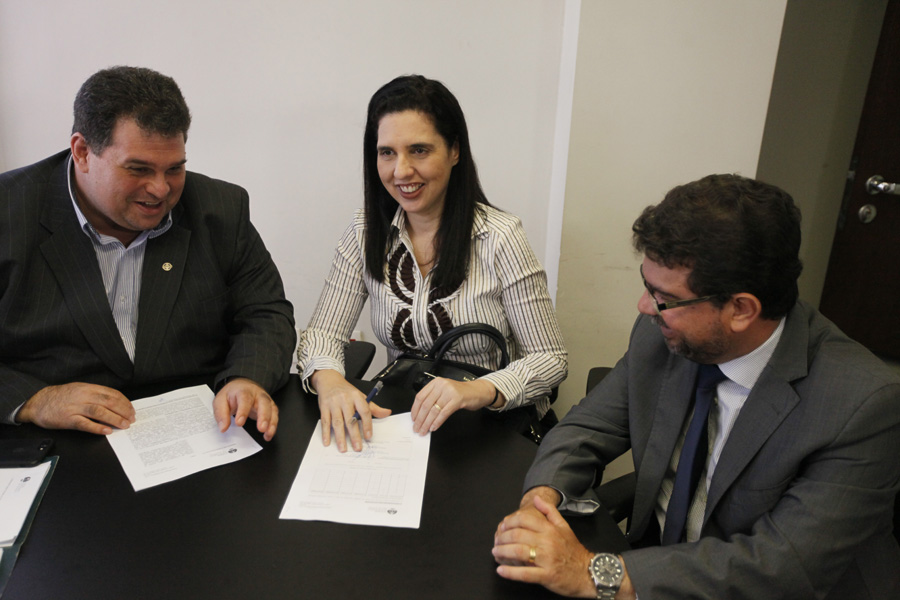 Prefeita Pauline Pereira.