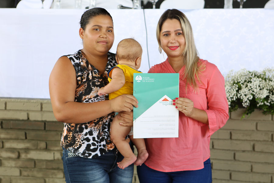 Entrega de títulos do Programa Moradia Legal II em Boca da Mata.