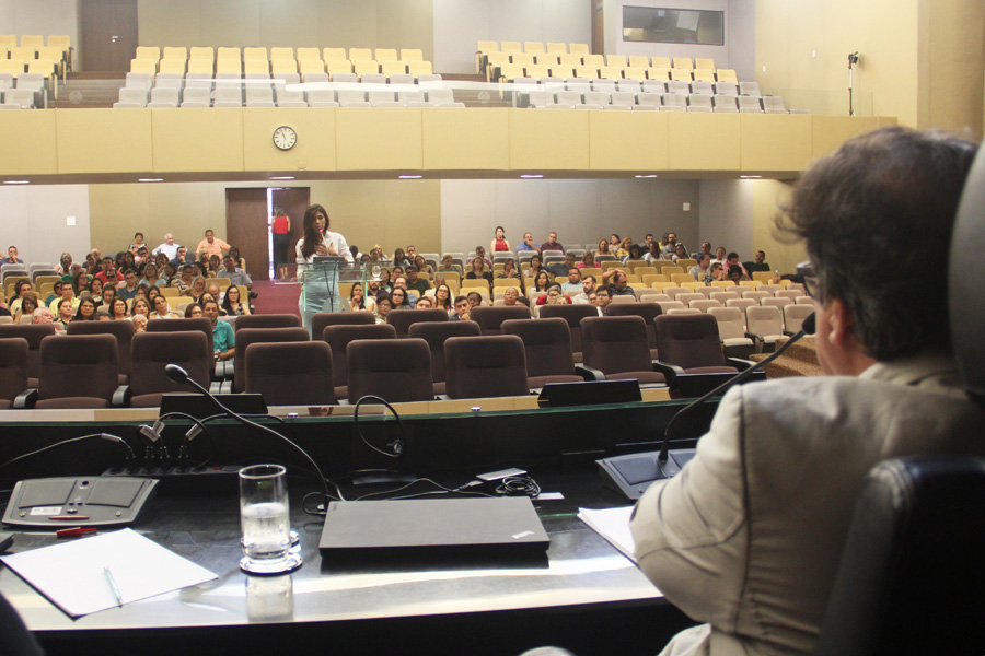 Tutmés Airan ouviu demandas dos servidores do Judiciário de Alagoas.