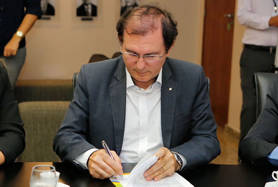 Irone Sidney Fiamoncini, gerente geral do Banco do Brasil