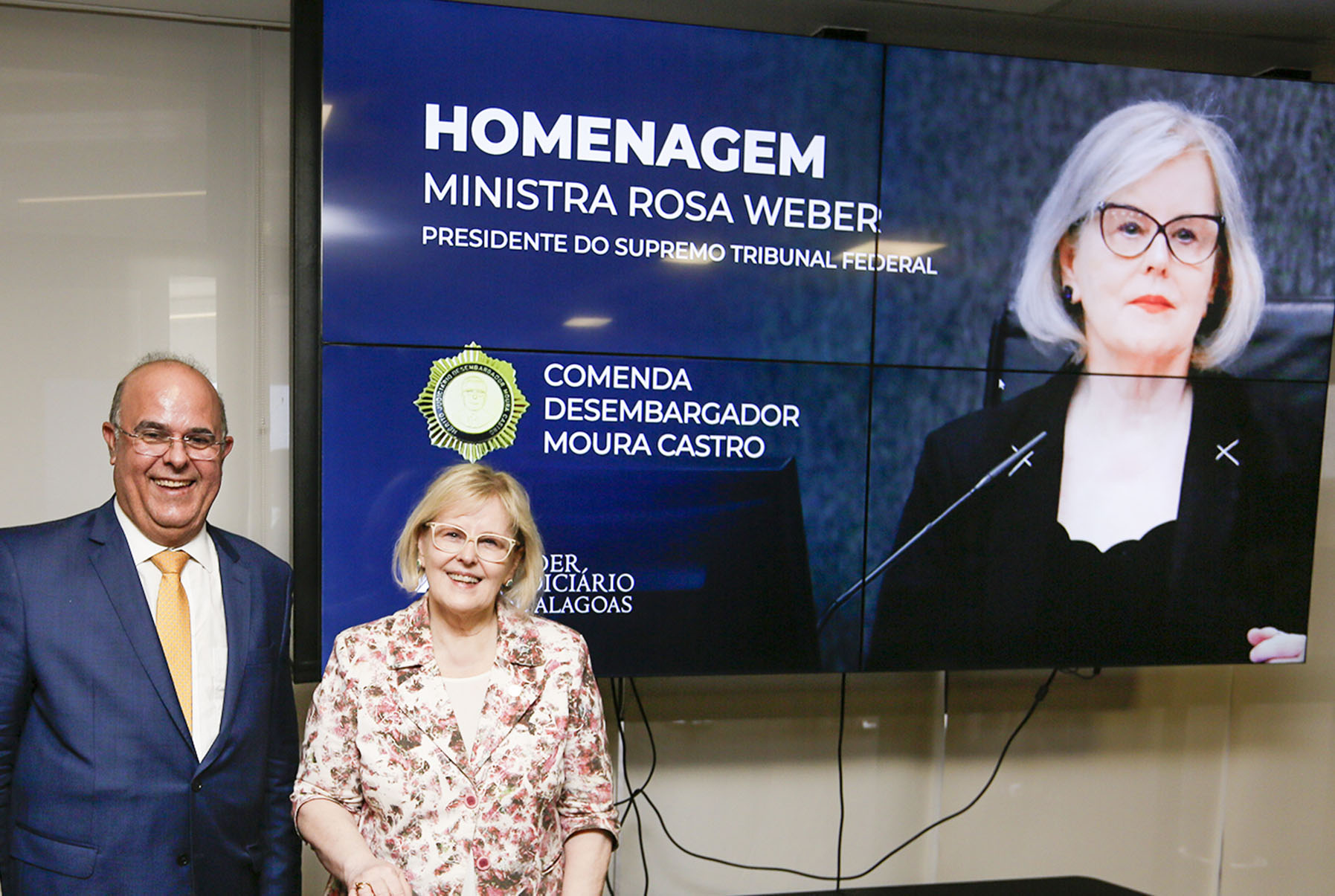 Ministra Rosa Weber recebe do TJAL a Comenda Desembargador Moura Castro.