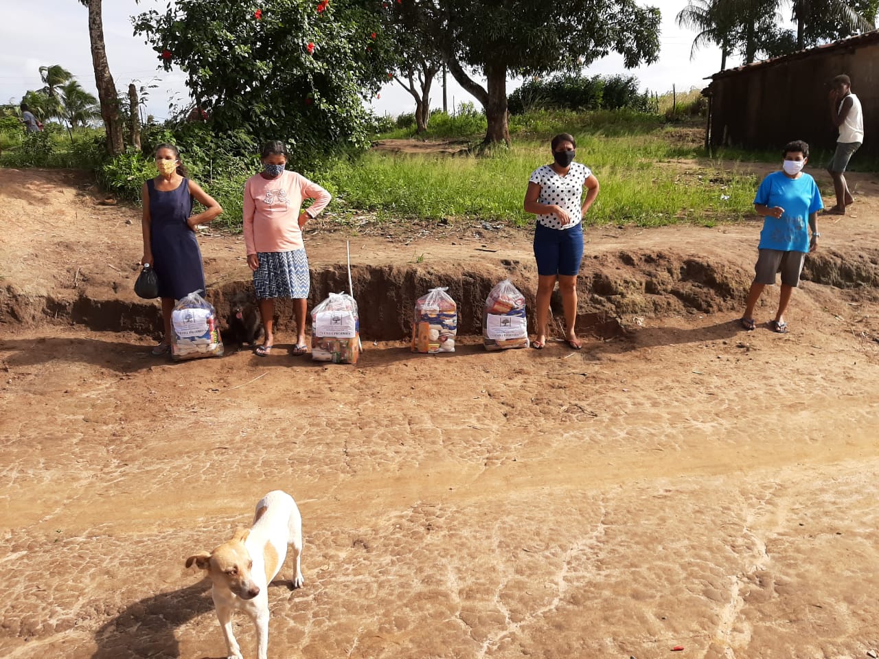 Entrega das cestas básicas no Quilombo Jaqueira, em Anadia.