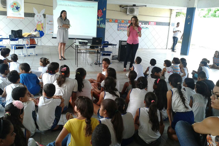 Palestra na Escola Edécio Lopes, com a psicóloga Katiana Lima