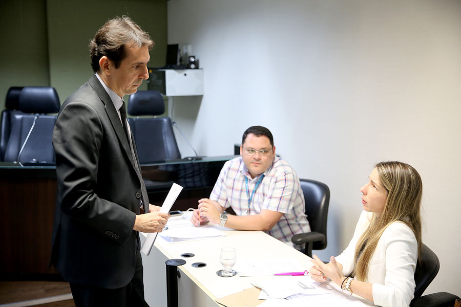 Magistrada recebeu subdiretor-geral do TJ, que entregou sugestões