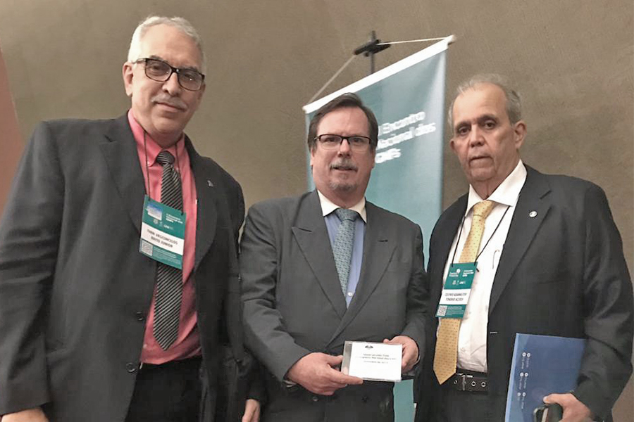 Juiz Ivan Vasconcelos, desembargador Carlos Von Adamek e desembargador Celyrio Adamastor. 