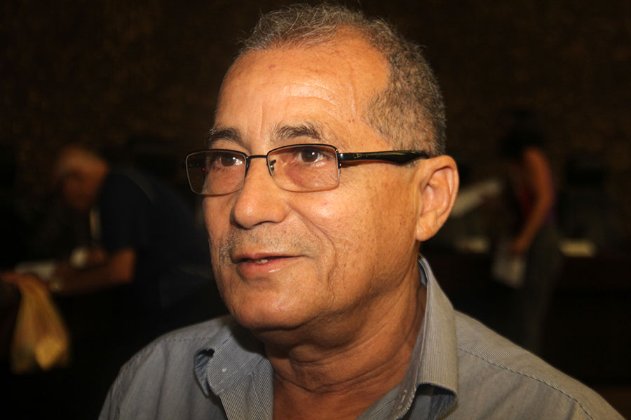 Policial aposentado Amaro Lira dos Santos também recebeu um alvará.