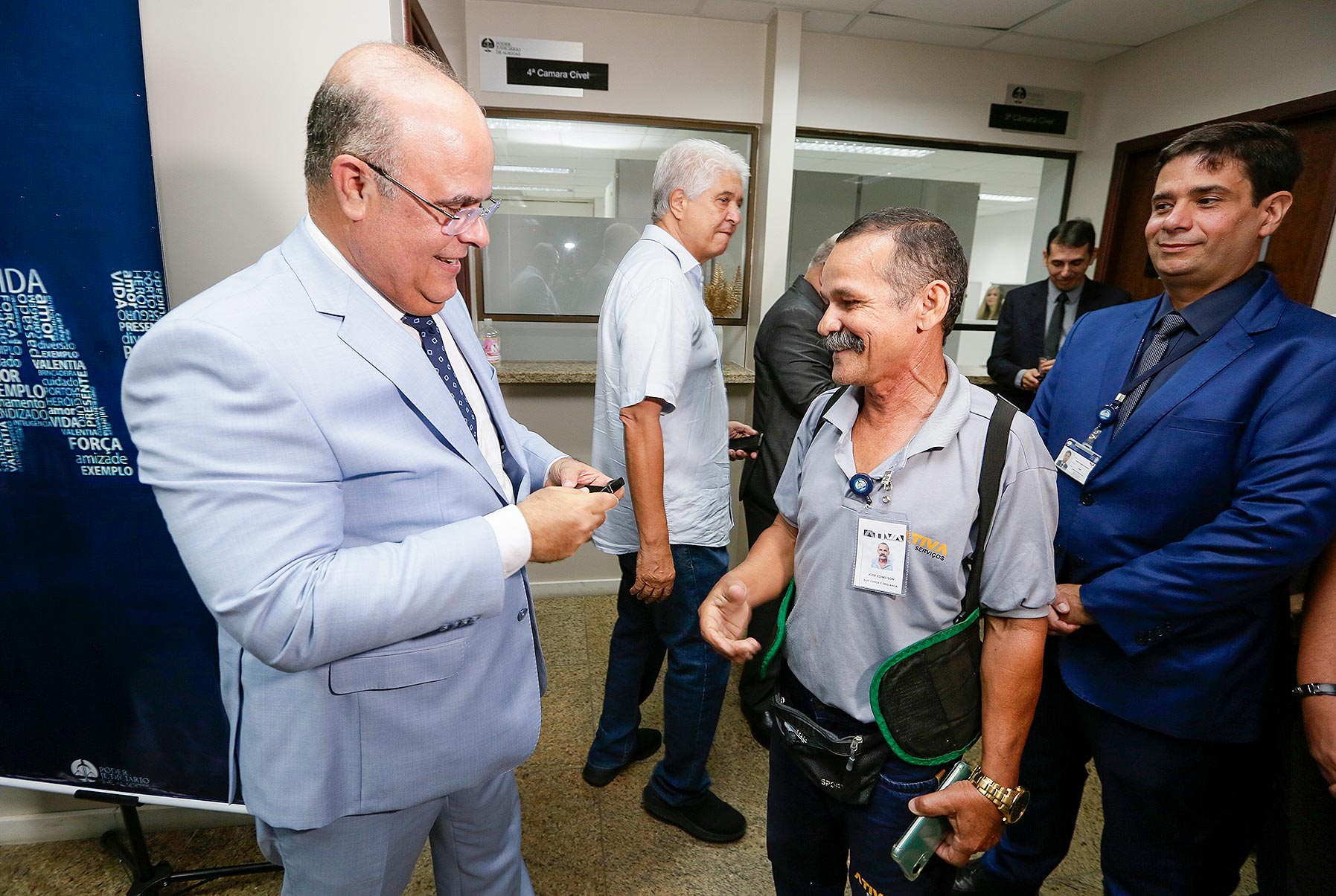 Presidência do TJAL homenageia servidores pais do Judiciário.