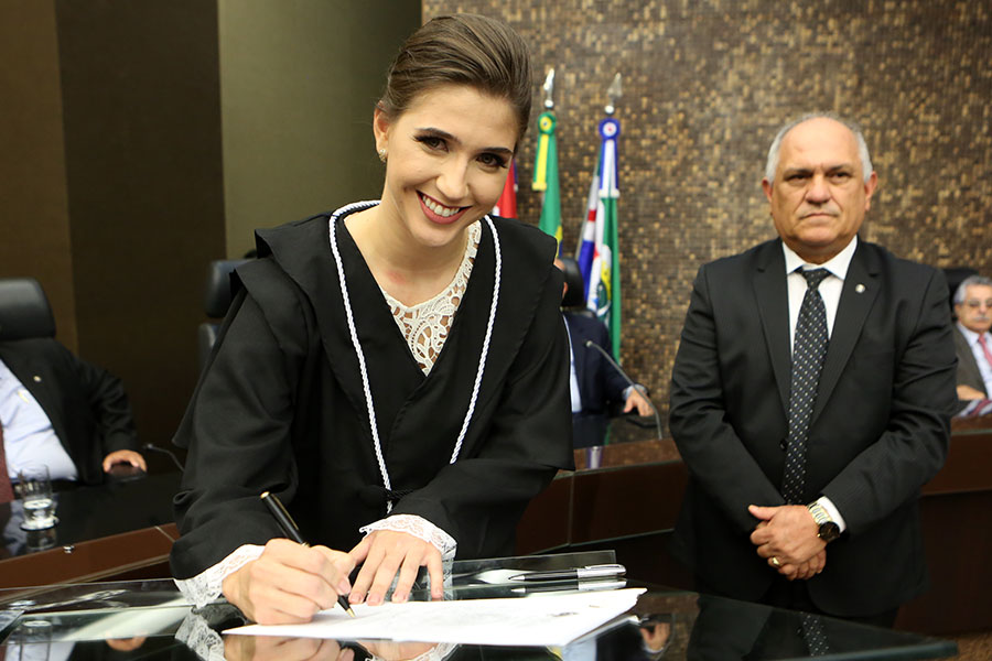 Juíza Marcella Waleska Costa Pontes de Mendonça.