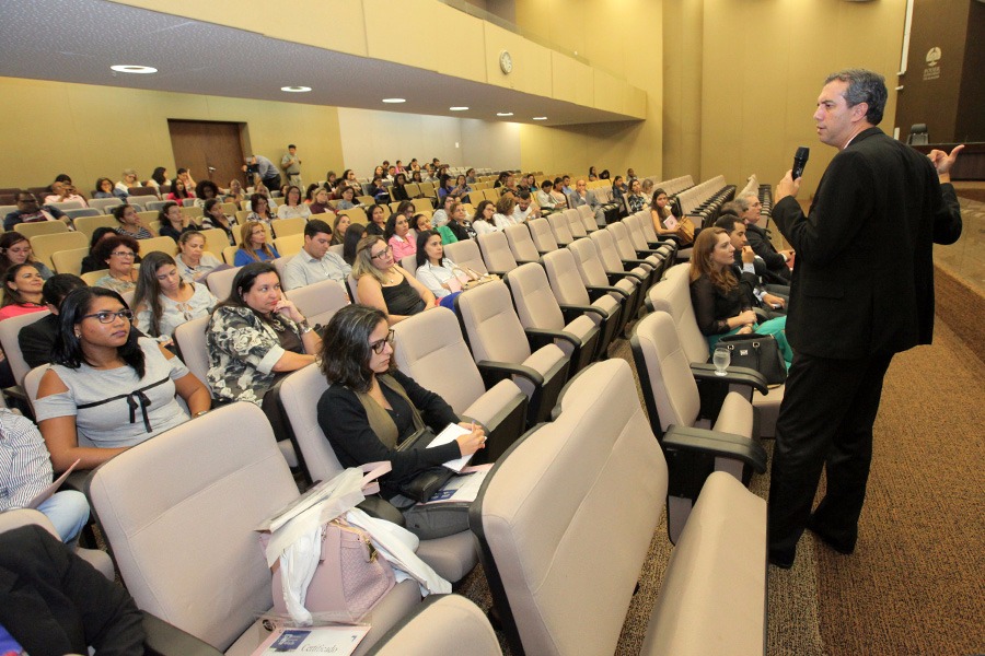Promotor Rogério Paranhos falou sobre o Cadastro Nacional de Adoção
