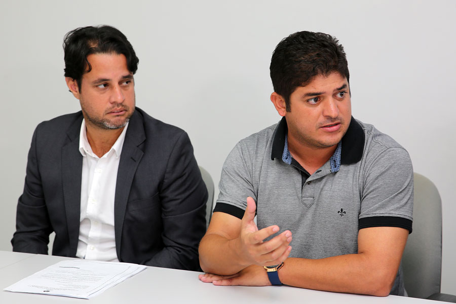 Procurador Abelardo Neto e prefeito David Pedrosa.