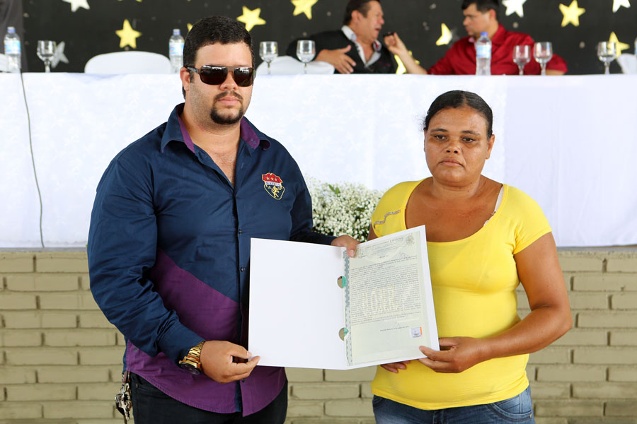 Entrega de títulos do Programa Moradia Legal II em Boca da Mata.