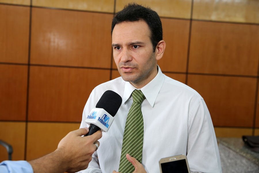 Defensor público, Roberto Alan Torre.