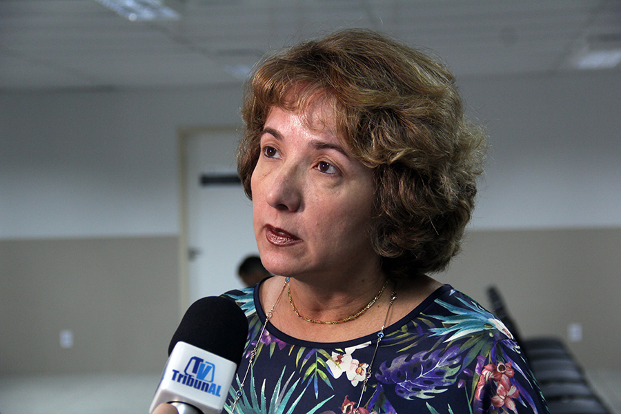Juíza Luciana Sampaio.