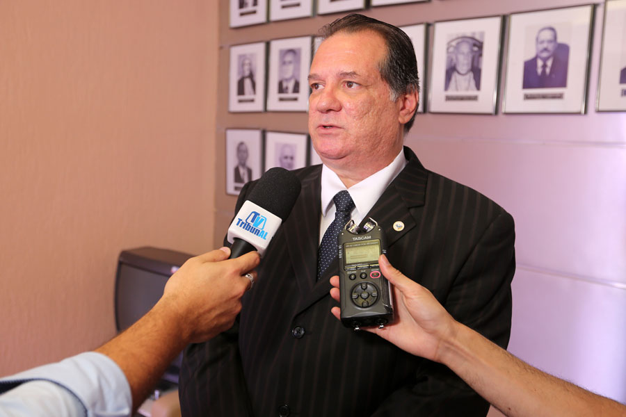 Ney Alcântara concede entrevista à assessoria de comunicação do TJ.