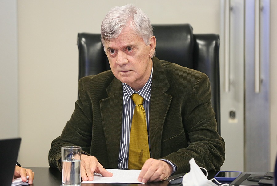 Presidente Klever Loureiro participa das sessões a partir do gabinete da Presidência.