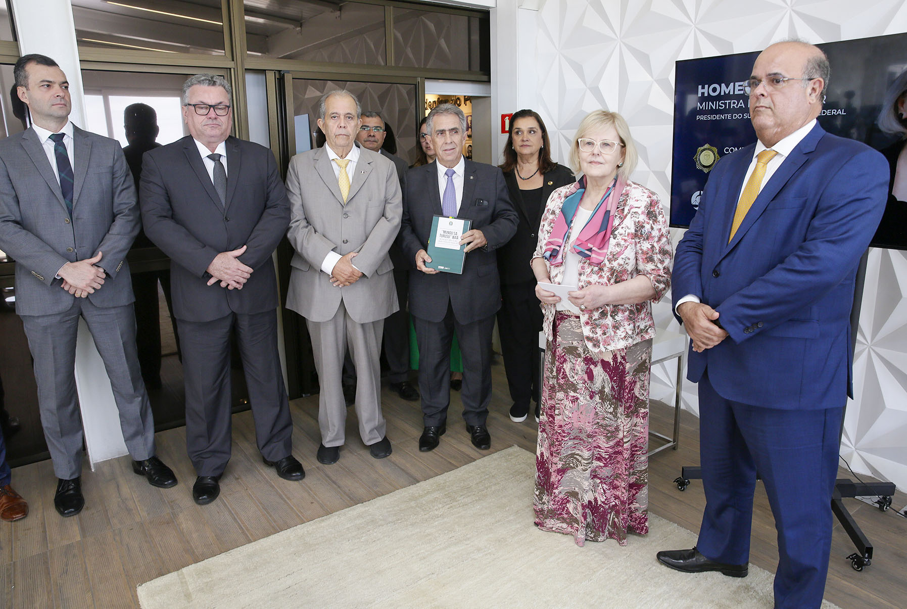 Ministra Rosa Weber recebe do TJAL a Comenda Desembargador Moura Castro.