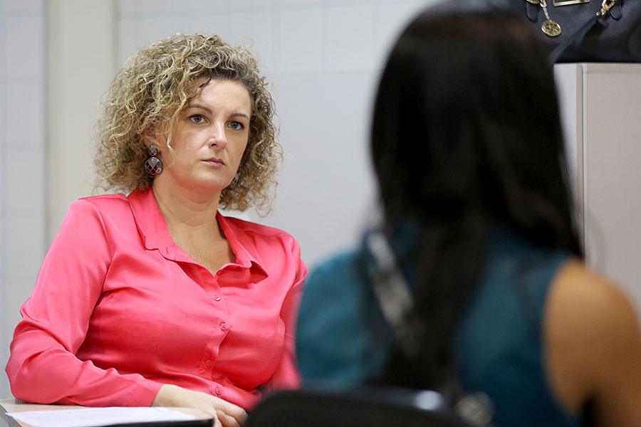 Defensora pública Andréa Carla.                    Foto: Caio Loureiro