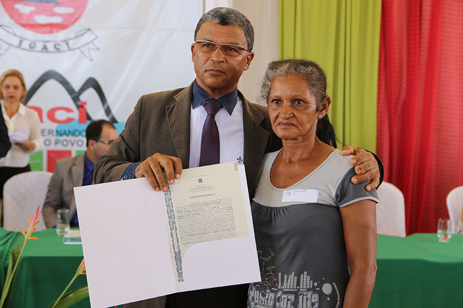 Entrega de títulos do Programa Moradia Legal II, em Igaci