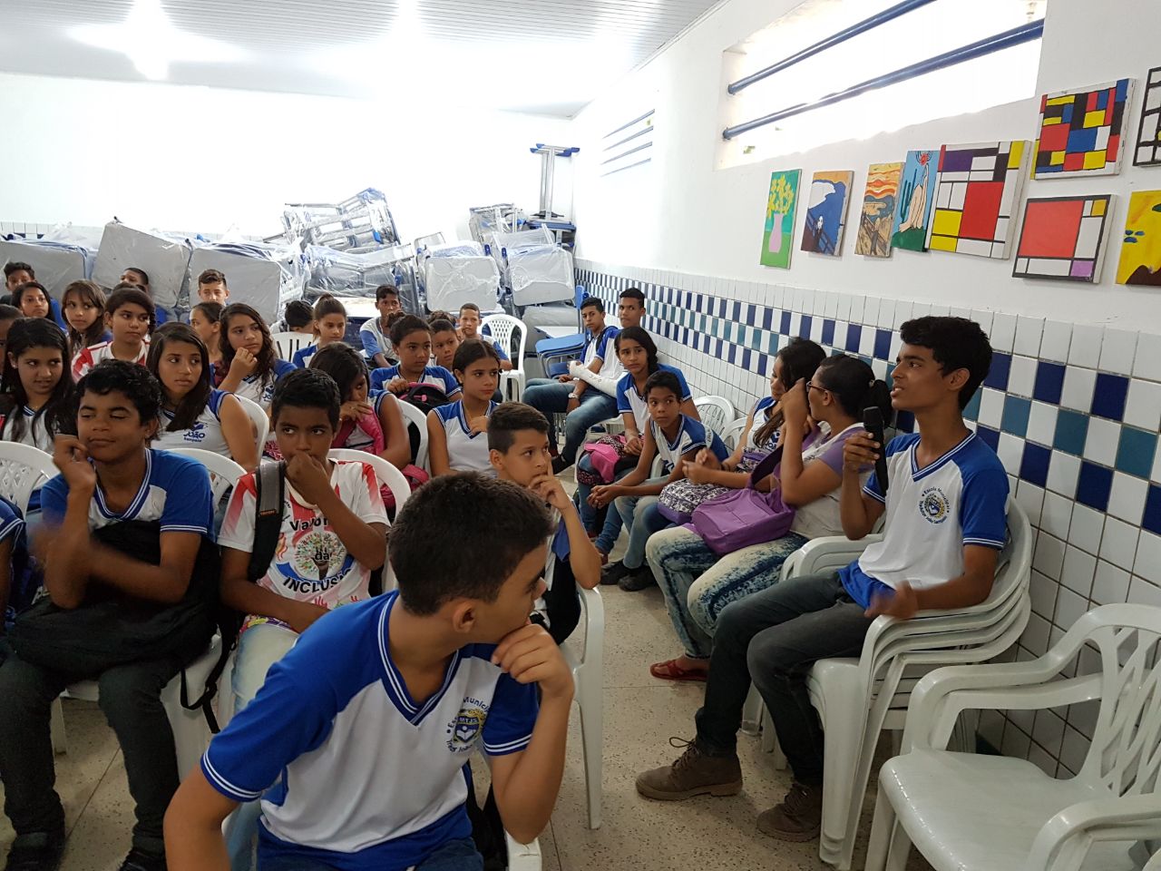 Estudantes compartilharam suas experiências com o preconceito.