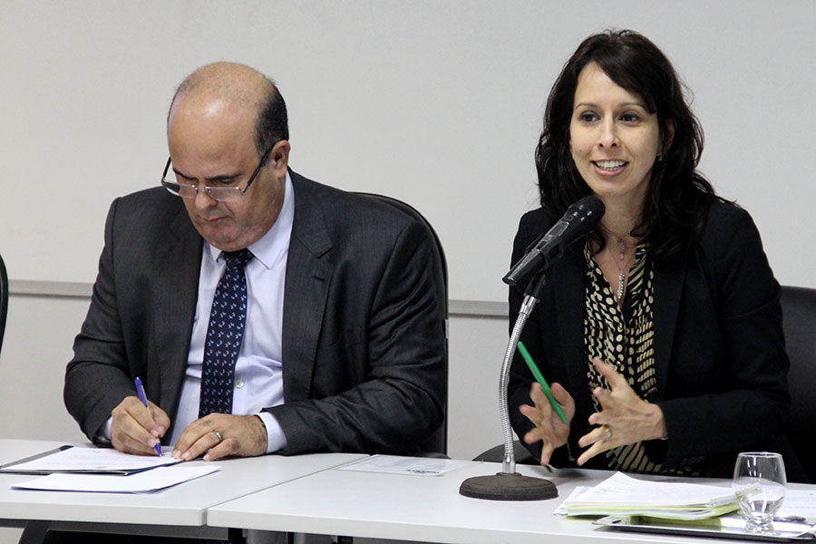 Desembargador Fernando Tourinho e professora Sylvia Dias.