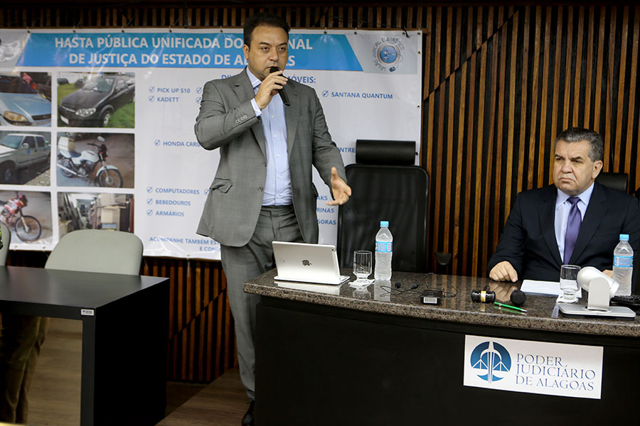 Dênis Pierre, representante da empresa Leilão Judicial Eletrônico.     Foto: Caio Loureiro