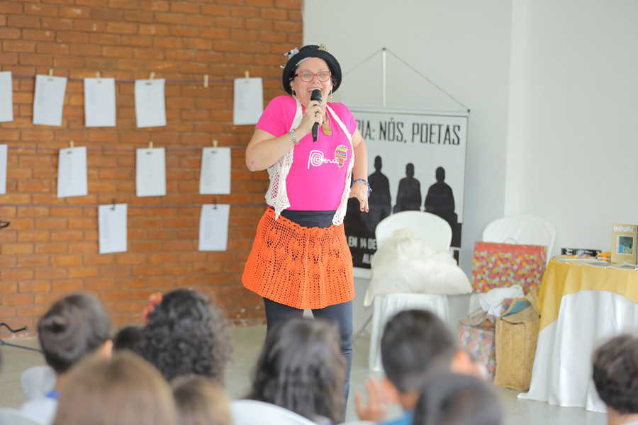 Roda de histórias e de poesia. Foto: Itawi Albuquerque