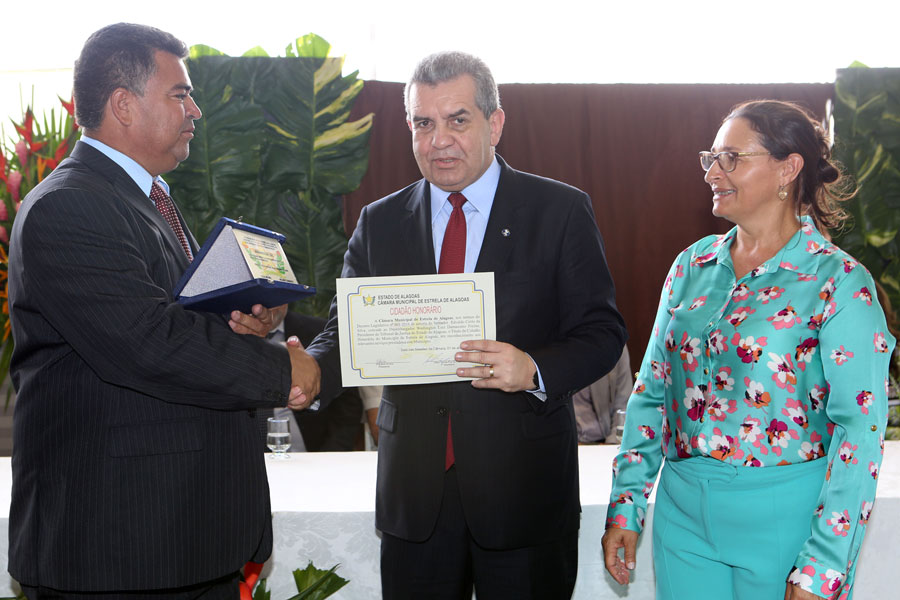 Presidente do Tribunal de Justiça (TJ/AL), desembargador Washington Luiz recebe o título de cidadão honorário de Estrela de Alagoas.