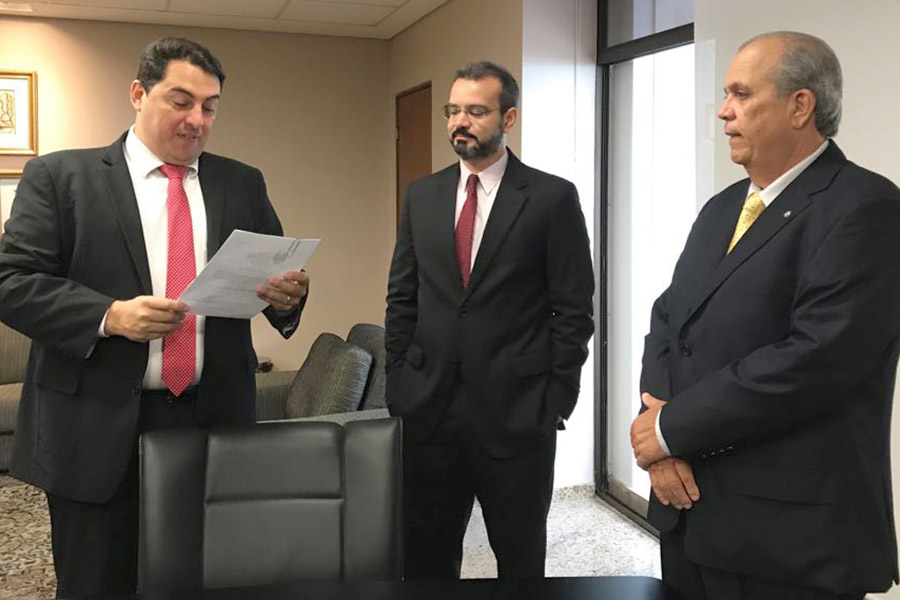 Diretor-geral do TJ, Alexandre Sodré, juiz Carlos Aley e desembargador Celyrio Adamastor