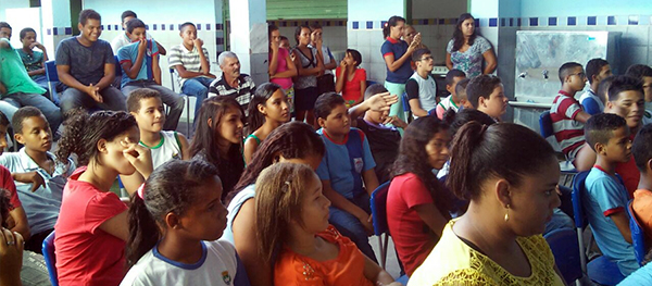 Estudantes da Escola Municipal Neide França, no bairro Saúde, em Maceió.