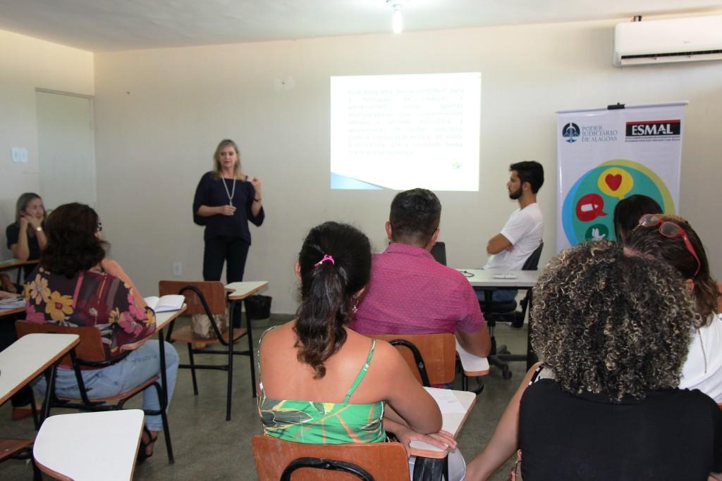 Conceição Marques apresentou atividades para educadores.