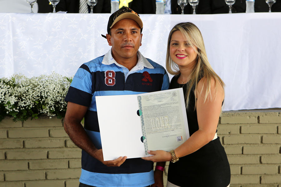 Entrega de títulos do Programa Moradia Legal II em Boca da Mata.