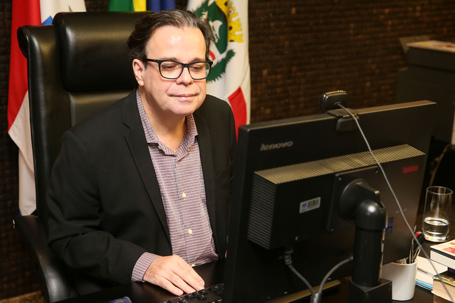 Presidente Tutmés Airan acompanhou a posse dos novos mediadores e integrantes das equipes multidisciplinares.