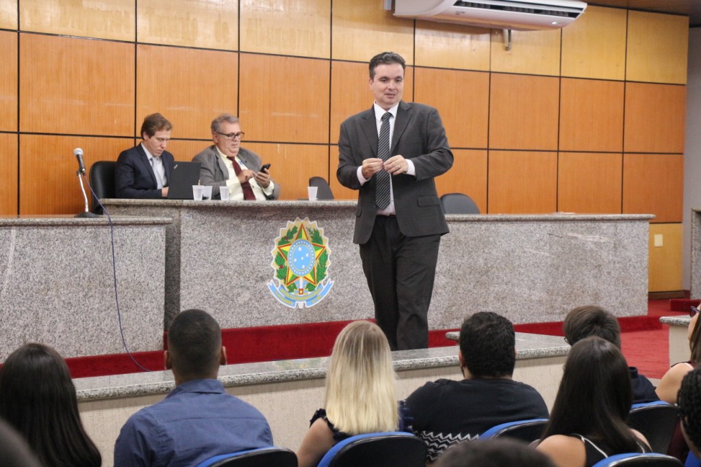 Juiz André Avancini. 