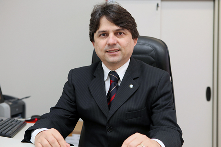 Juiz Alberto Jorge Correia de Barros Lima.
