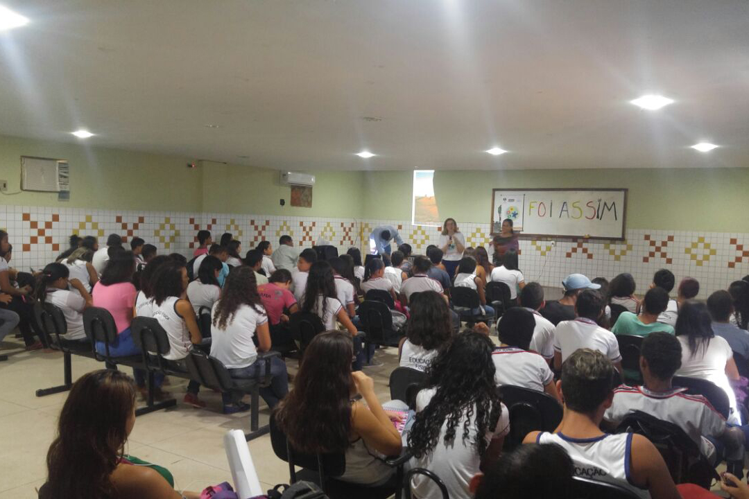 Segundo a equipe do Programa, esclarecimentos foram repassados para 130 alunos, entre 13 e 18 anos.