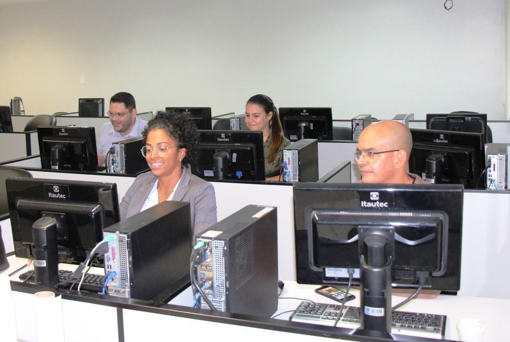 Público-alvo da capacitação foram os servidores que irão atuar na implantação da EAD na Esmal.