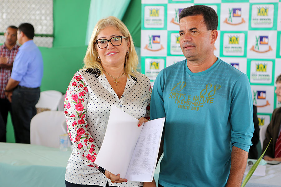 Entrega de títulos do Moradia Legal II em São Miguel dos Campos.
