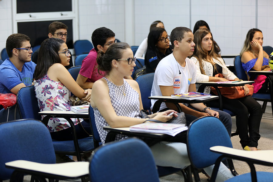 Alunos do 1º e 2º ano do curso de Direito do Cesmac