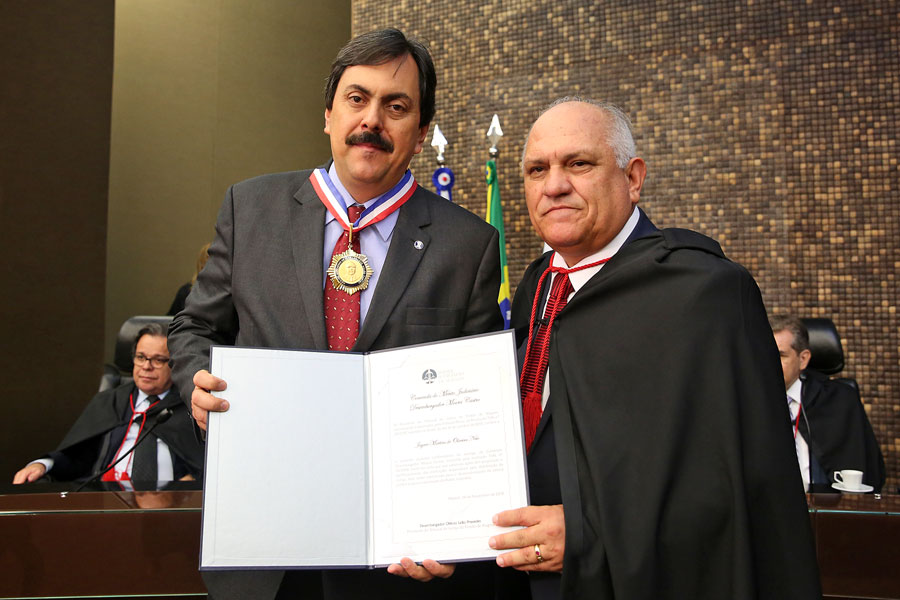 Presidente da AMB, Jayme de Oliveira, e o presidente Otávio Praxedes
