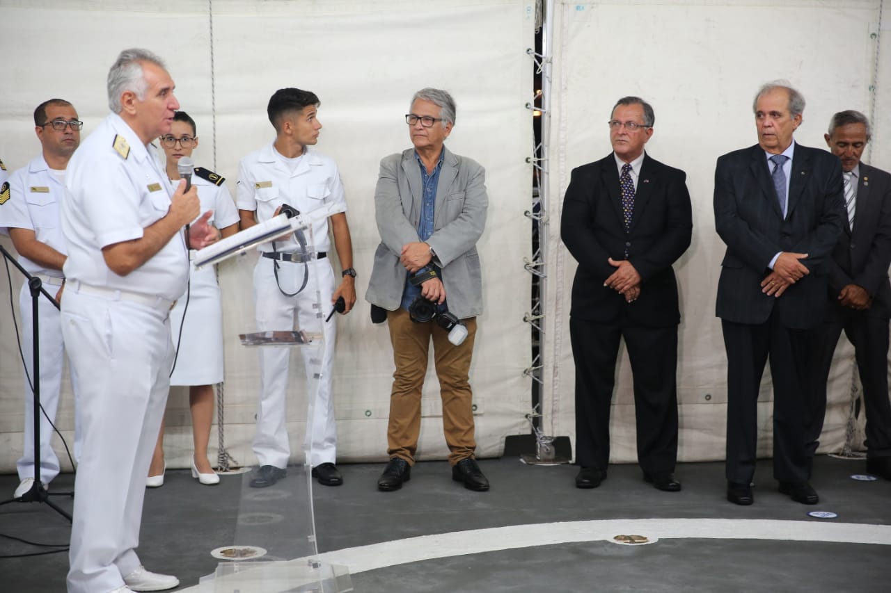 Vice-almirante Joése de Andrade Leandro durante discurso