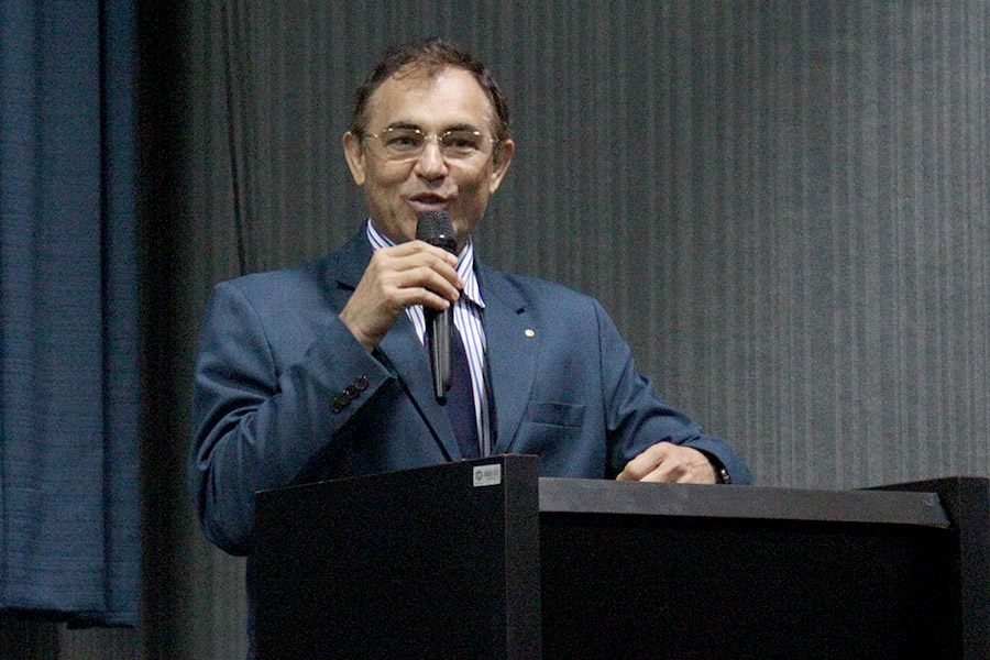 Juiz Claudemiro Avelino de Souza.