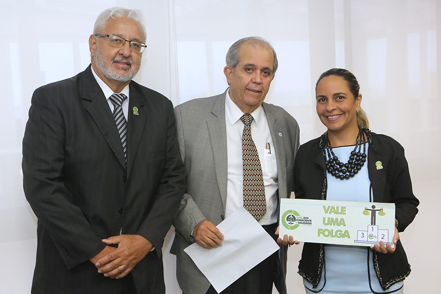 Alexandre Caiado, desembargador Celyrio Adamastor e secretária especial da Presidência Ednilda Lessa.