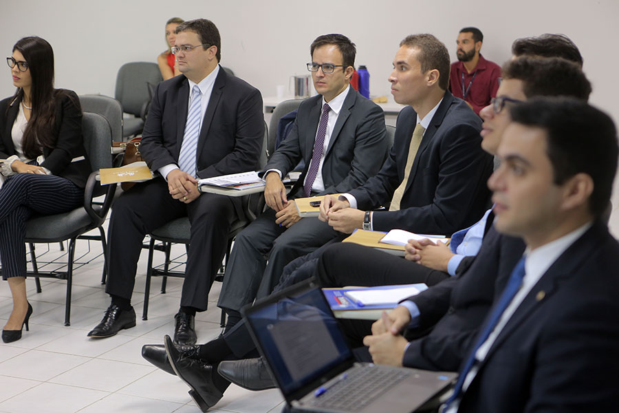 Juízes participam de abertura de módulo nacional de curso para ingresso na magistratura. 