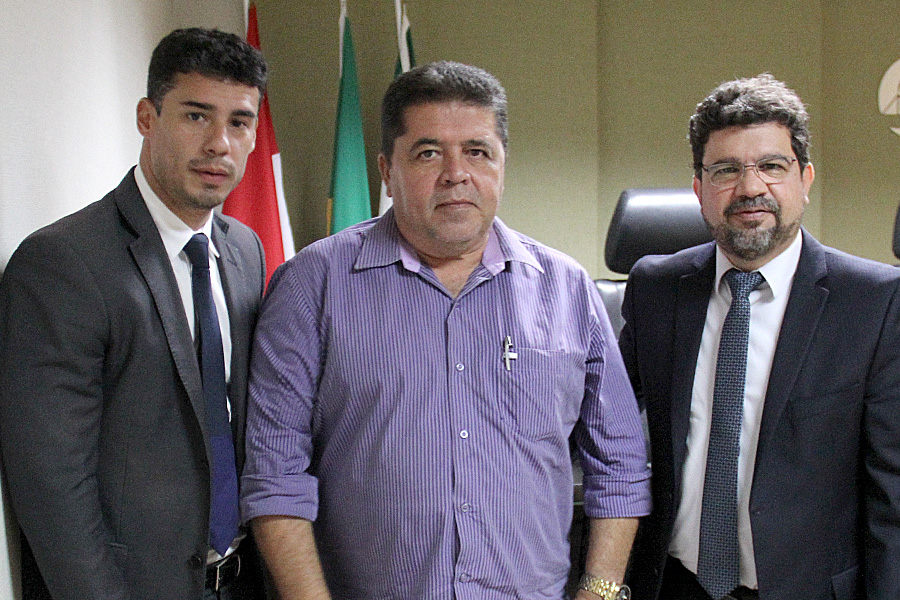 Adriano Barros, prefeito de Joaquim Gomes.