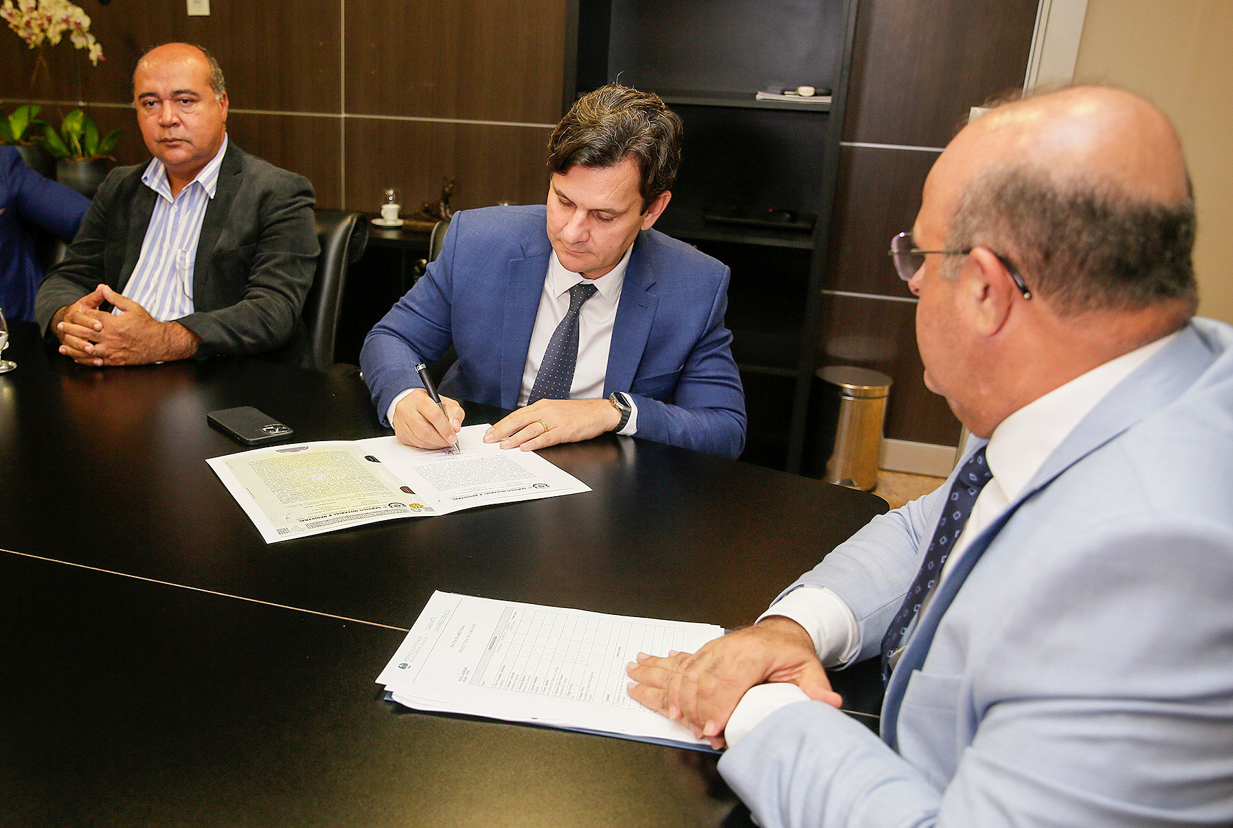 Prefeitura de Coruripe transfere ao Judiciário imóvel onde funciona o fórum.
